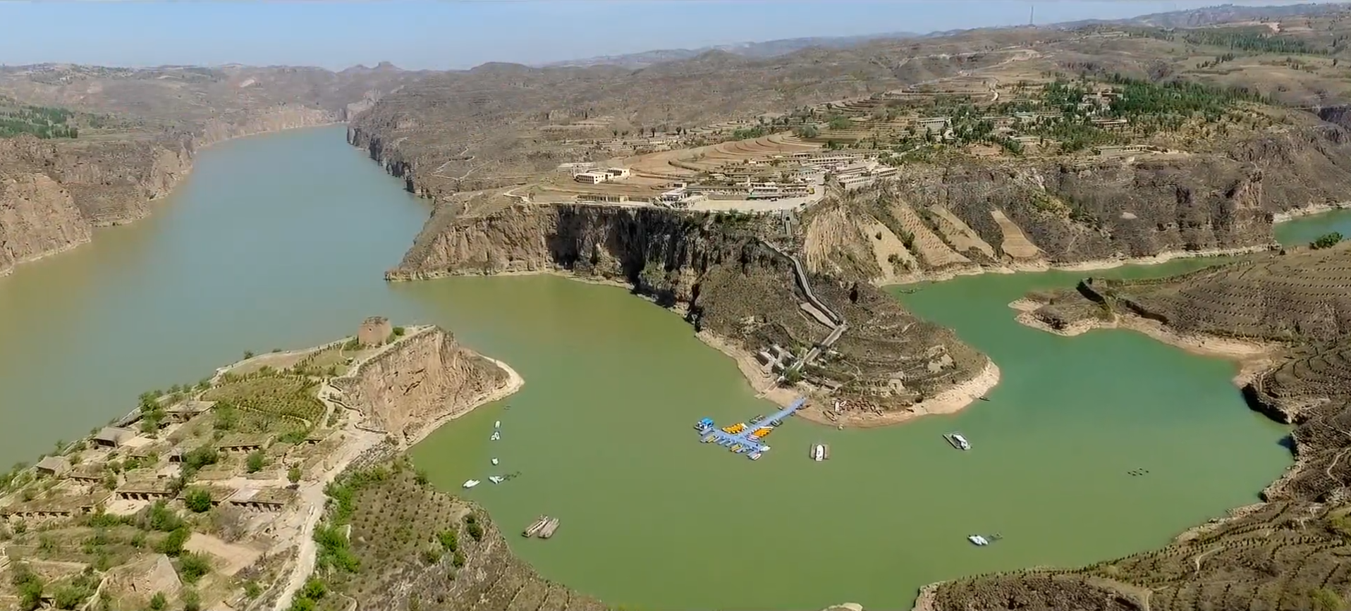 每一条河流都拥有着自己的记忆在那流经的每一寸土地上刻下绿色变迁的