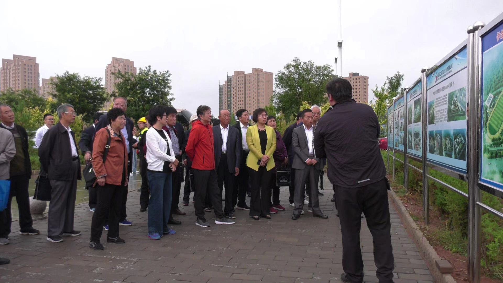 【新闻】巴图吉雅走访慰问我旗退休老教师和一线教师代表_伊金霍洛