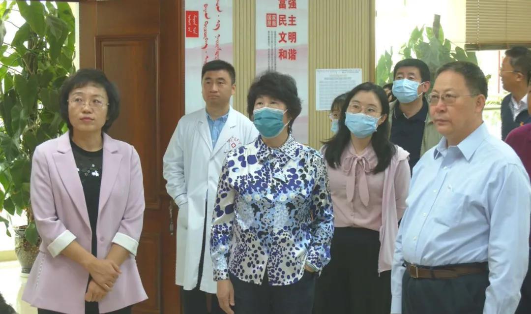 旗人民政府副旗长闫彩煜陪同调研.
